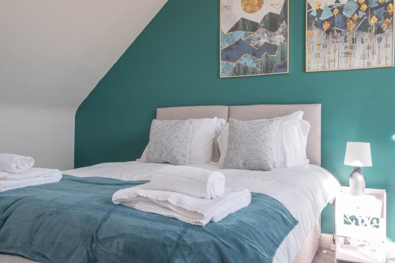 Beautiful And Comfortable Home Away From Home With Free Parking, Fast Wifi And White Crisp Hotel Standard Linen Hosted By Our Home Short Stays Northampton Exterior photo